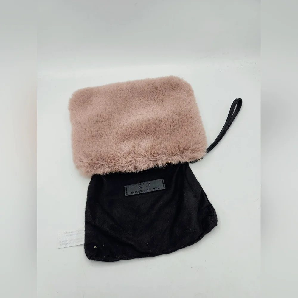 NWOT Expressions NYC Broome St Faux Fur Wristlet In Mauve Rose